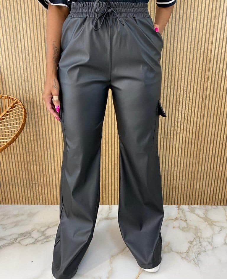 Calça Feminina Couro Eco Pantalona Preta - Fernanda Ramos Store