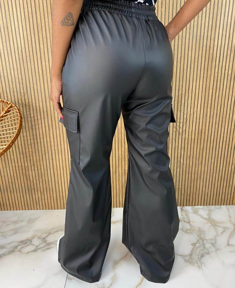 Calça Feminina Couro Eco Pantalona Preta - Fernanda Ramos Store