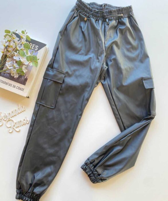 Calça Jogger Feminina Couro Eco Preto Fernanda Ramos Store