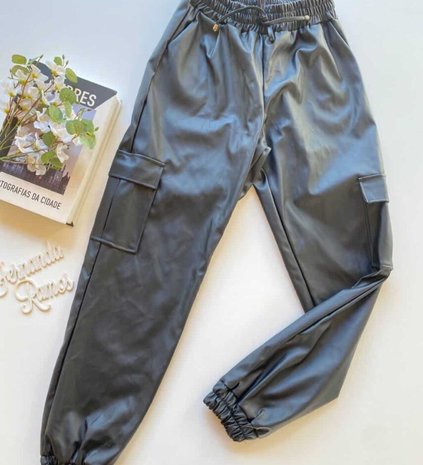 Calça Jogger Feminina Couro Eco Preto - Fernanda Ramos Store