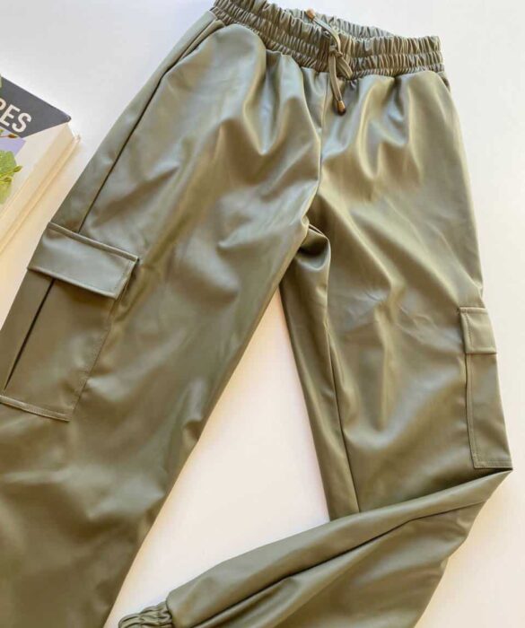 fernandaramosstore com br calca jogger feminina couro eco verde militar 1