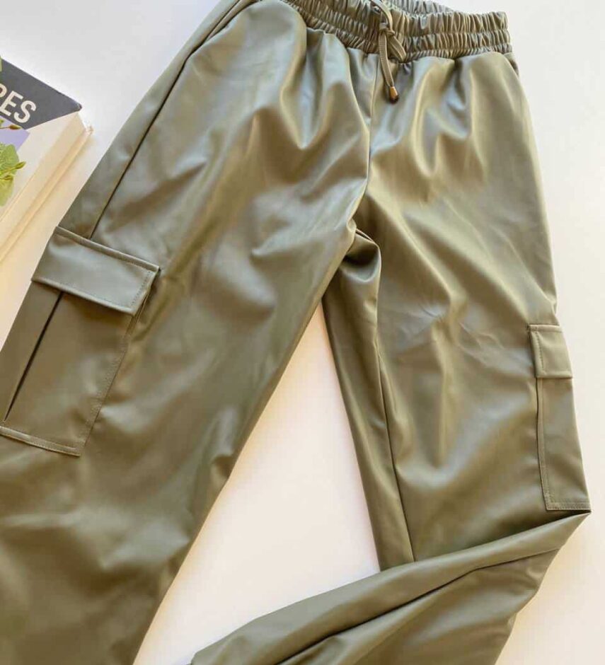 Calça Jogger Feminina Couro Eco Verde Militar - Fernanda Ramos Store