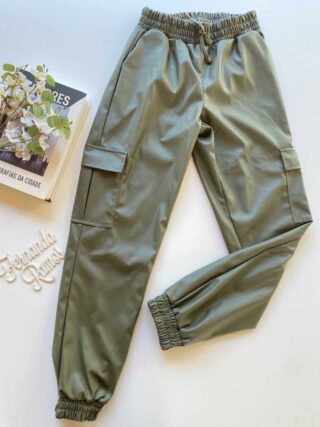 Calça Jogger Feminina Couro Eco Verde Militar Fernanda Ramos Store