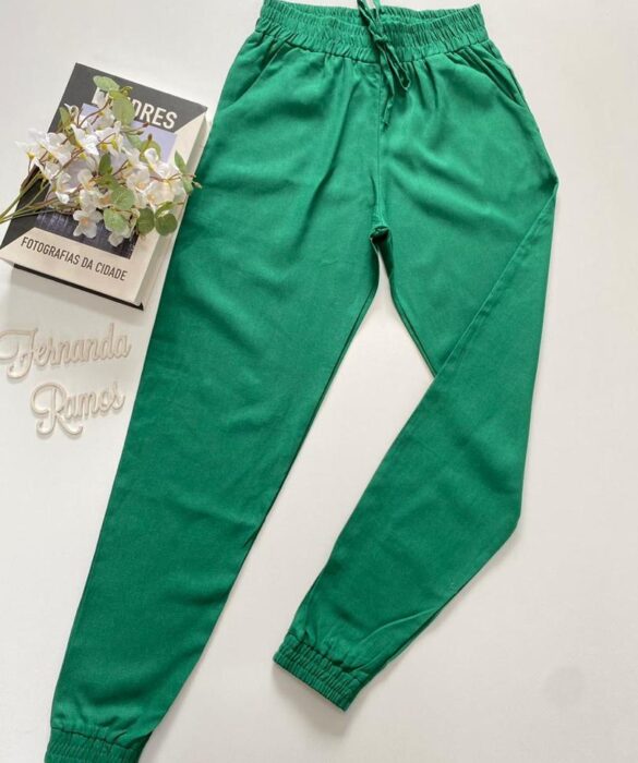 Calça Jogger Feminina Viscolinho Verde Bandeira Fernanda Ramos Store