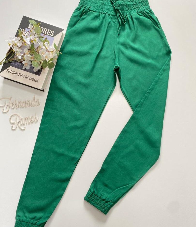 Calça Jogger Feminina Viscolinho Verde Bandeira - Fernanda Ramos Store