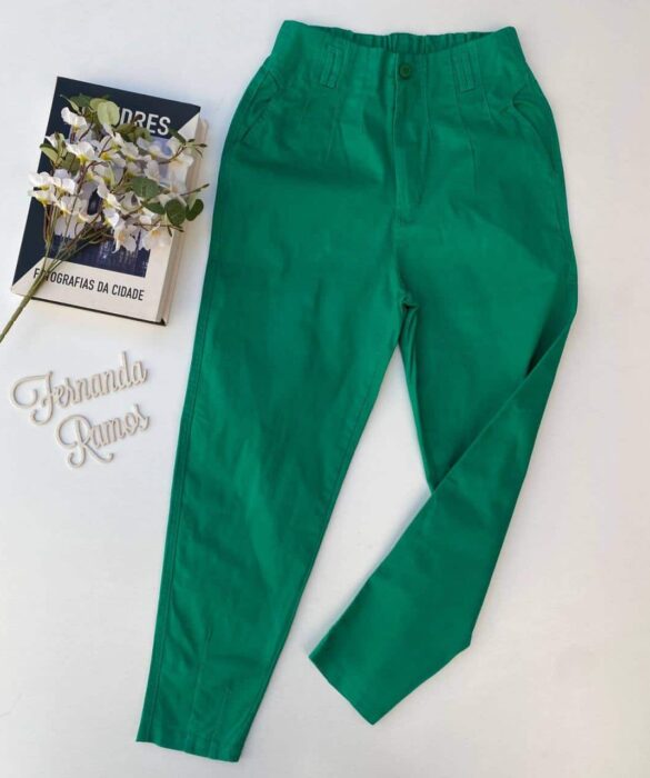 Calça Le Feminina Sarja com Bolsos Verde Bandeira - Fernanda Ramos Store