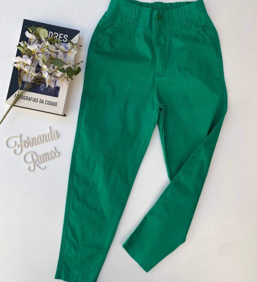 Calça Le Feminina Sarja com Bolsos Verde Bandeira - Fernanda Ramos Store