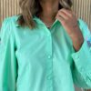 fernandaramosstore com br camisa cropped feminino manga longa bordada verde agua 3