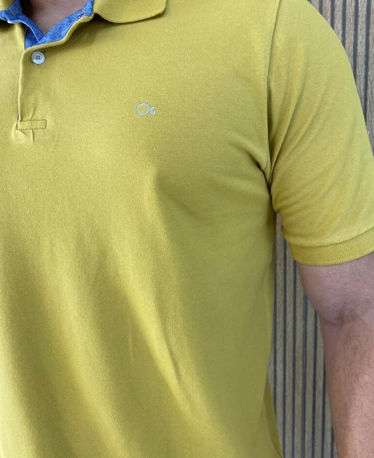 Camiseta Polo Essencial Slim Ogochi Mostarda 0948 - Fernanda Ramos Store