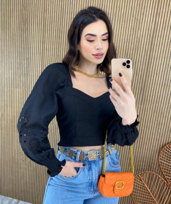 Cropped Feminino Manga Longa Detalhe nas Mangas Preto Fernanda Ramos Store