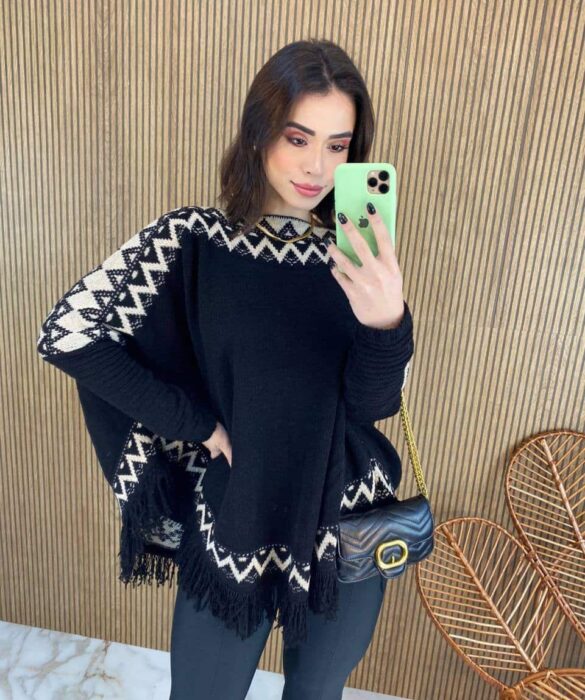 Poncho Feminino Tricot Mari Preto com Detalhes - Fernanda Ramos Store