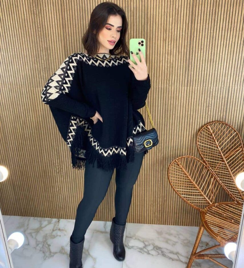 Poncho Feminino Tricot Mari Preto com Detalhes - Fernanda Ramos Store