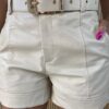 Short Feminino Couro Eco com Cinto Mari Off White - Fernanda Ramos Store