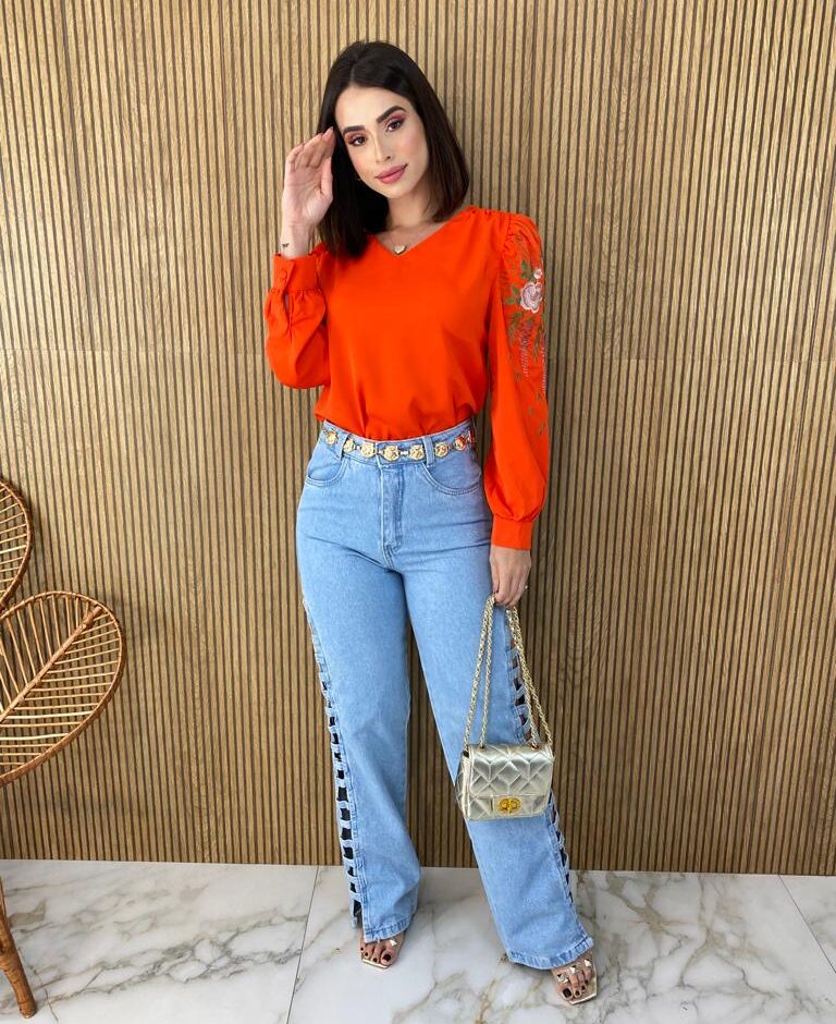 Blusa Manga Longa Detalhe Bordado nas Mangas Coral - Fernanda Ramos Store