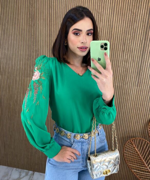 Blusa Manga Longa Detalhe Bordado nas Mangas Verde - Fernanda Ramos Store