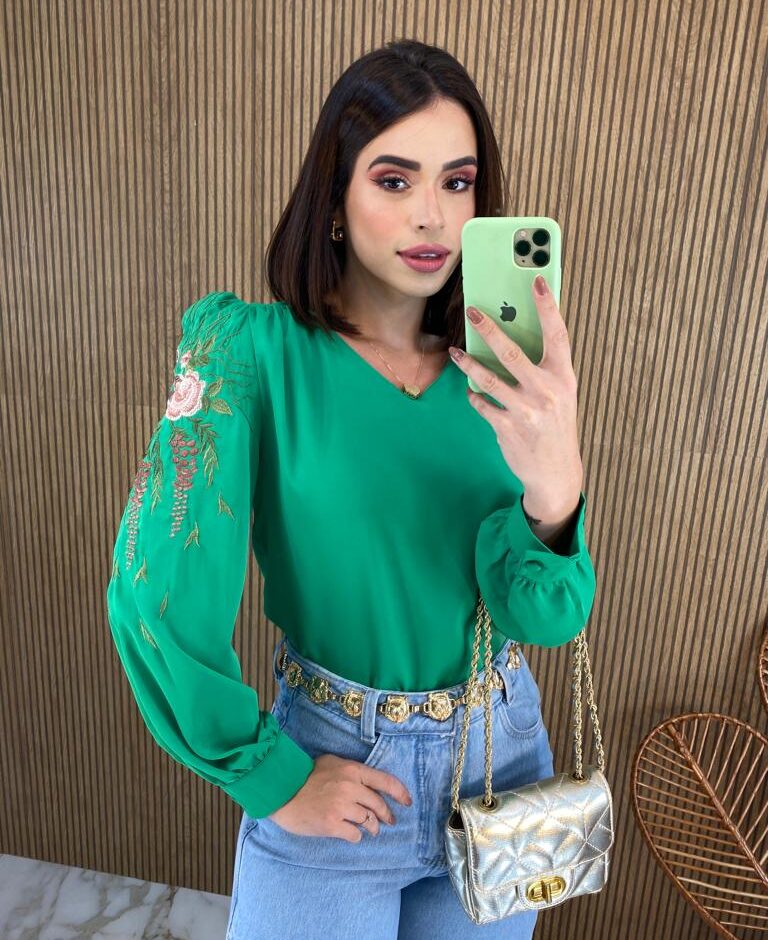 Blusa Manga Longa Detalhe Bordado nas Mangas Verde - Fernanda Ramos Store
