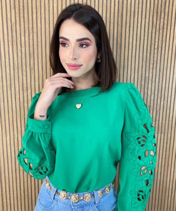 Blusa Manga Longa Detalhes Vazados nas Mangas Verde - Fernanda Ramos Store