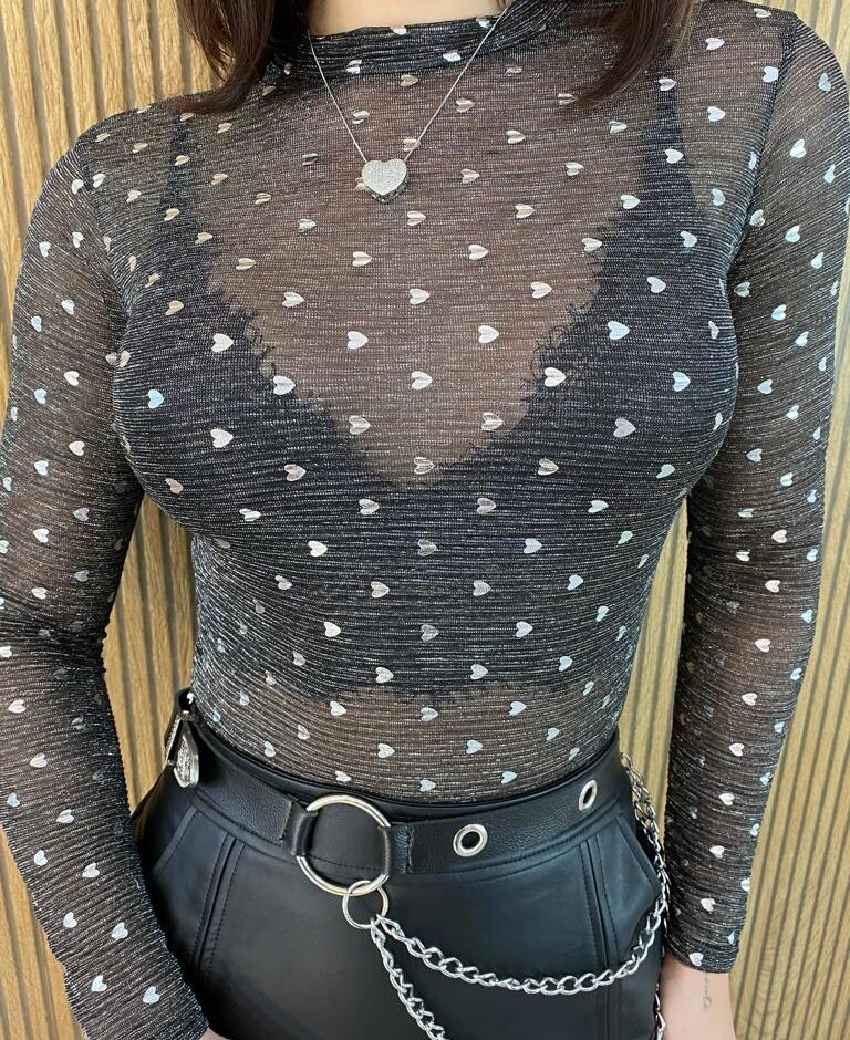 Body Feminino Manga Longa com Transparência e Corações - Fernanda Ramos Store