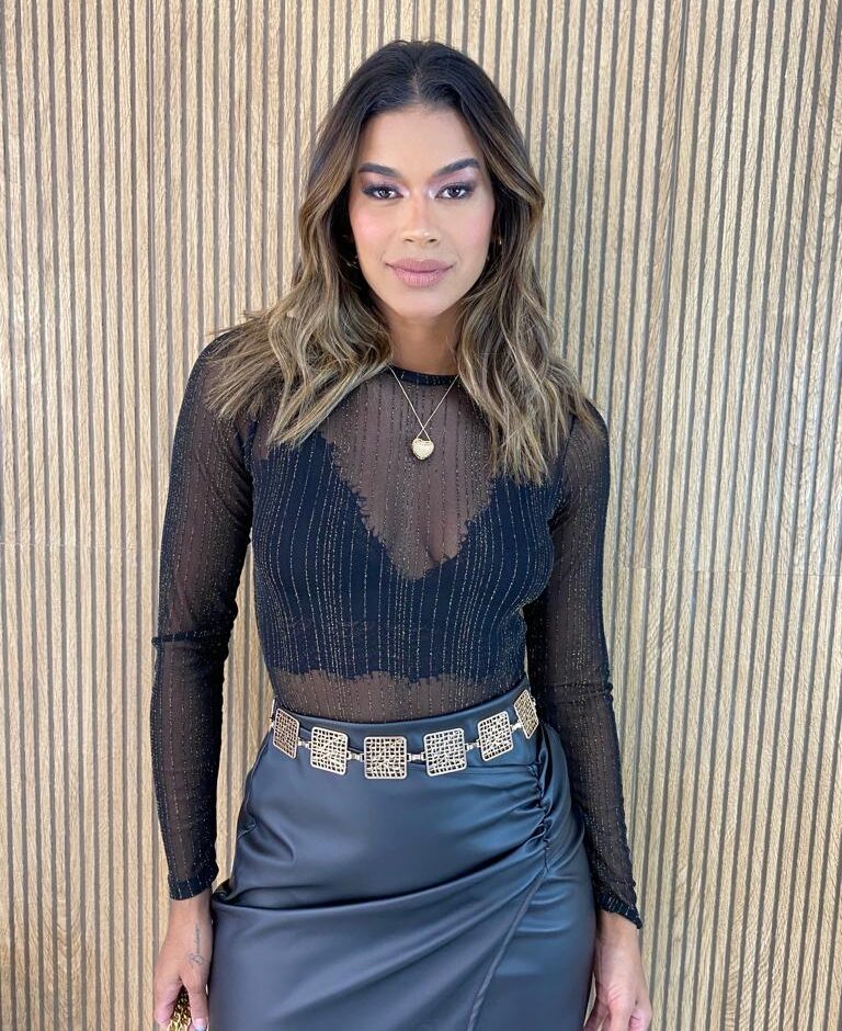 Body Feminino Manga Longa com Transparência Fio Dourado Preto - Fernanda Ramos Store