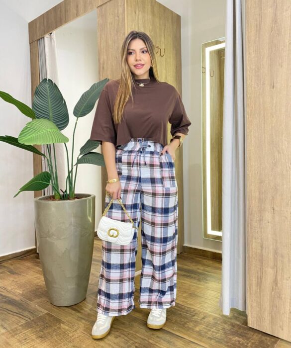 Calça Feminina com Bolsos Estela Xadrez Azul e Rosa - Fernanda Ramos Store