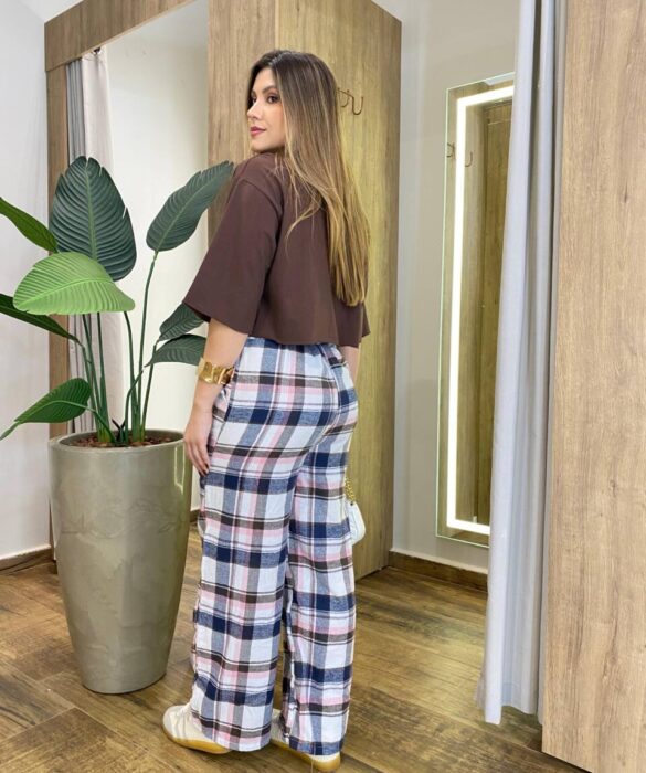 Calça Feminina com Bolsos Estela Xadrez Azul e Rosa - Fernanda Ramos Store
