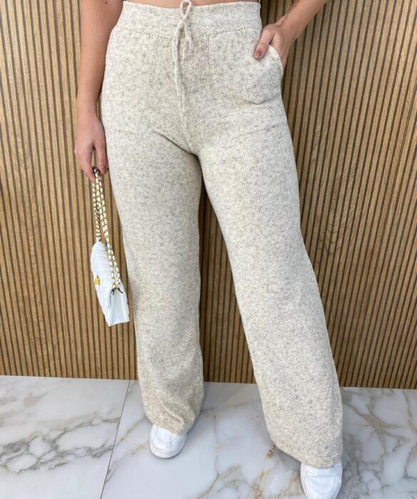 Conjunto Feminino Calça + Cropped + Casaquinho Tricot Bege - Fernanda Ramos Store