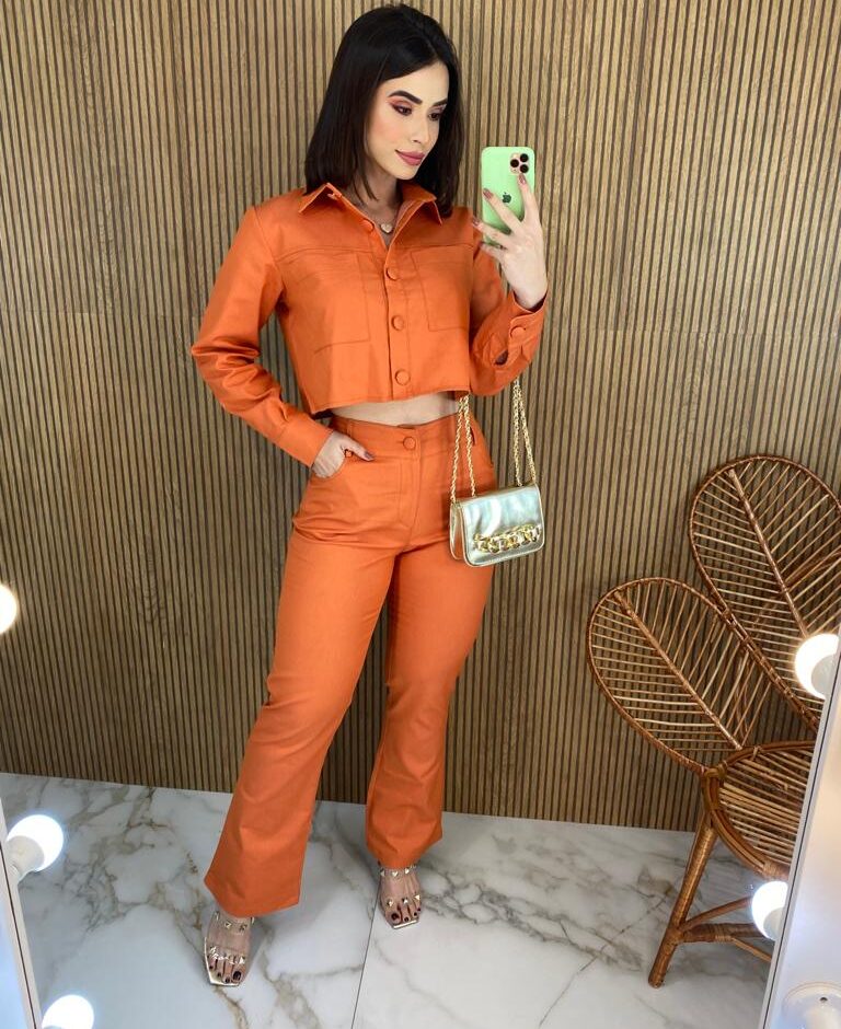 Conjunto Feminino Sarja Cropped Manga Longa e Calça Laranja - Fernanda Ramos Store