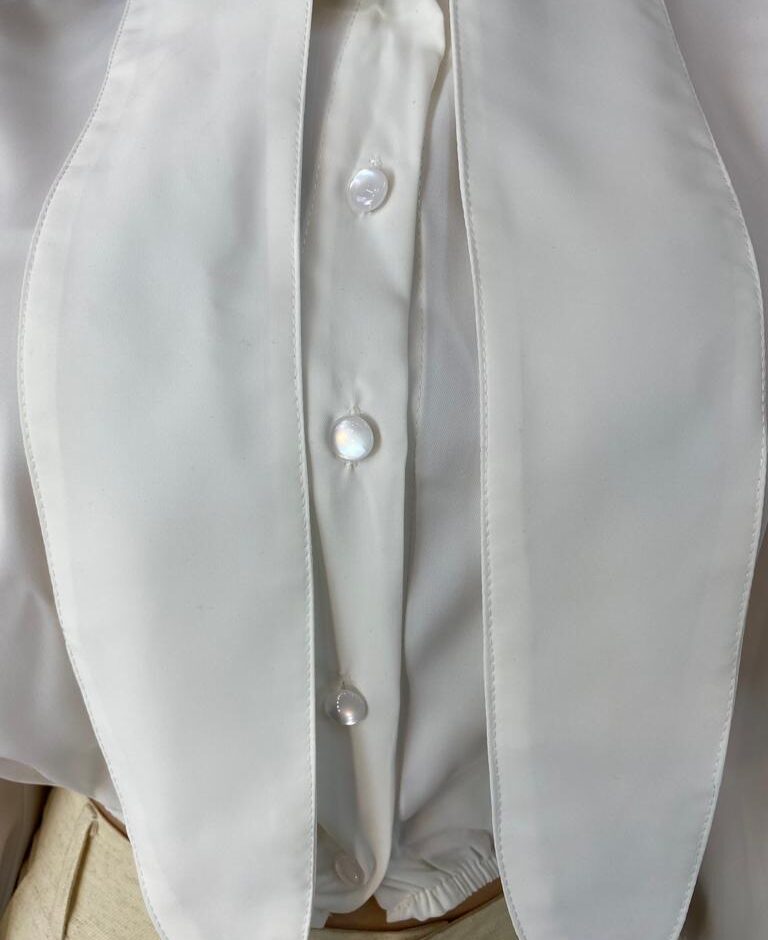 Cropped Feminino Manga Longa com Botões e Amarração Branco - Fernanda Ramos Store