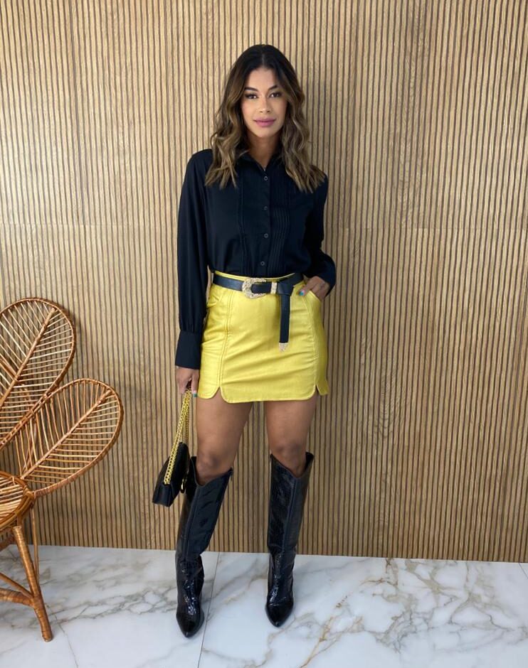 Saia Curta Clara Couro Eco com Bolsos Dourada - Fernanda Ramos Store