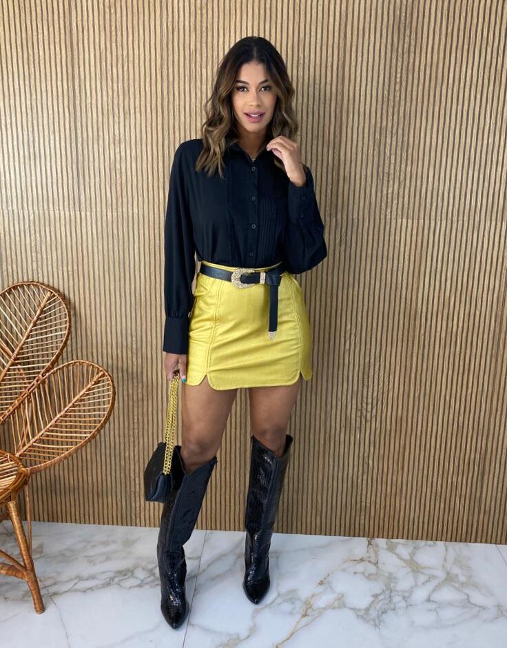 Saia Curta Clara Couro Eco com Bolsos Dourada - Fernanda Ramos Store