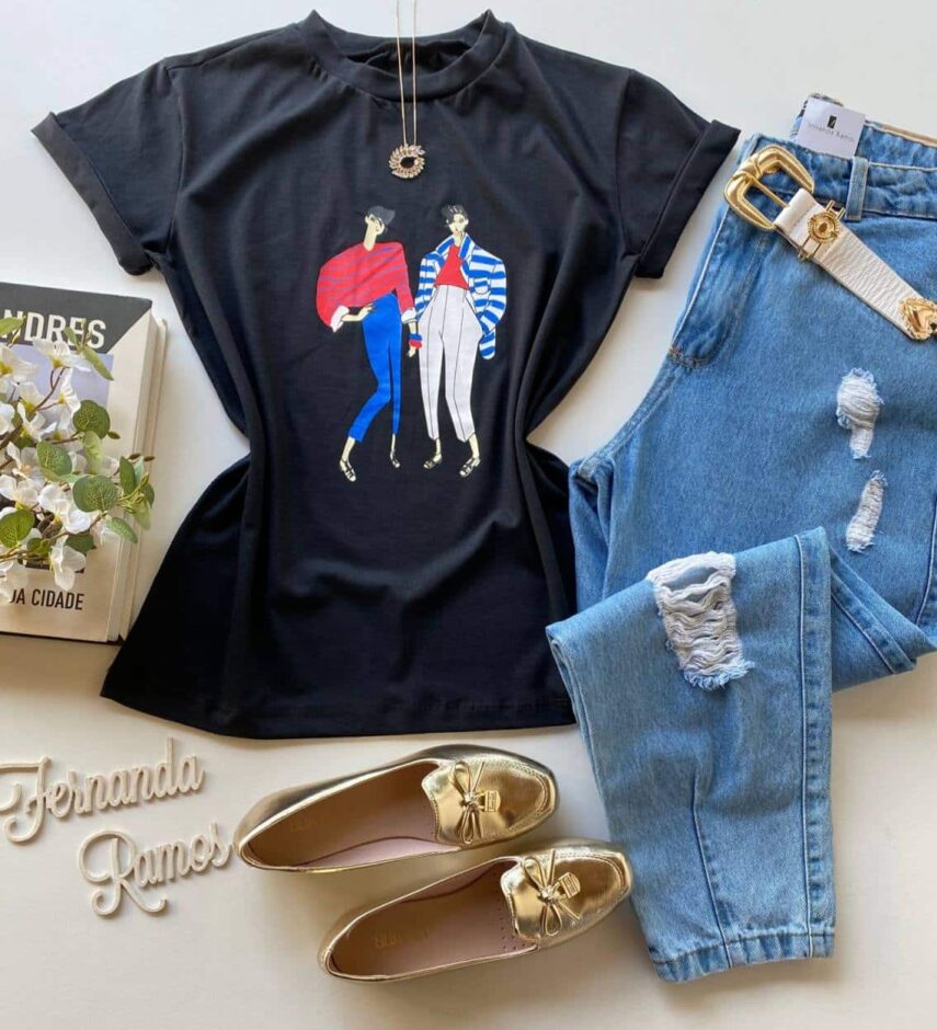 T-shirt Manga Curta com Estampa Preta - Fernanda Ramos Store