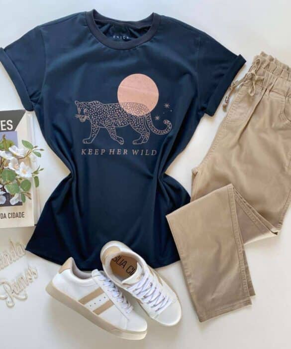 T-shirt Manga Curta Keep Her Wild Preta - Fernanda Ramos Store