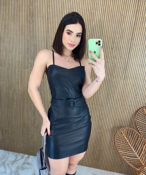 Vestido Curto com Bojo Couro Eco com Cinto Preto - Fernanda Ramos Store