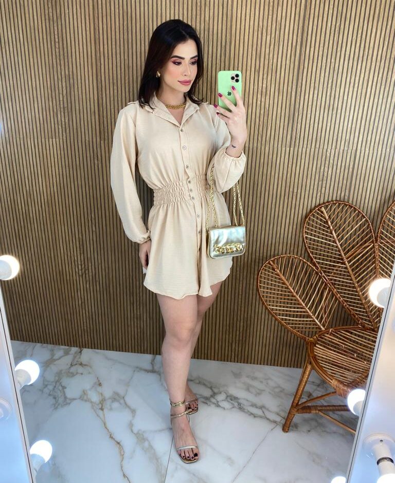 Vestido Curto Manga Longa com Botões e Lastex Bege - Fernanda Ramos Store