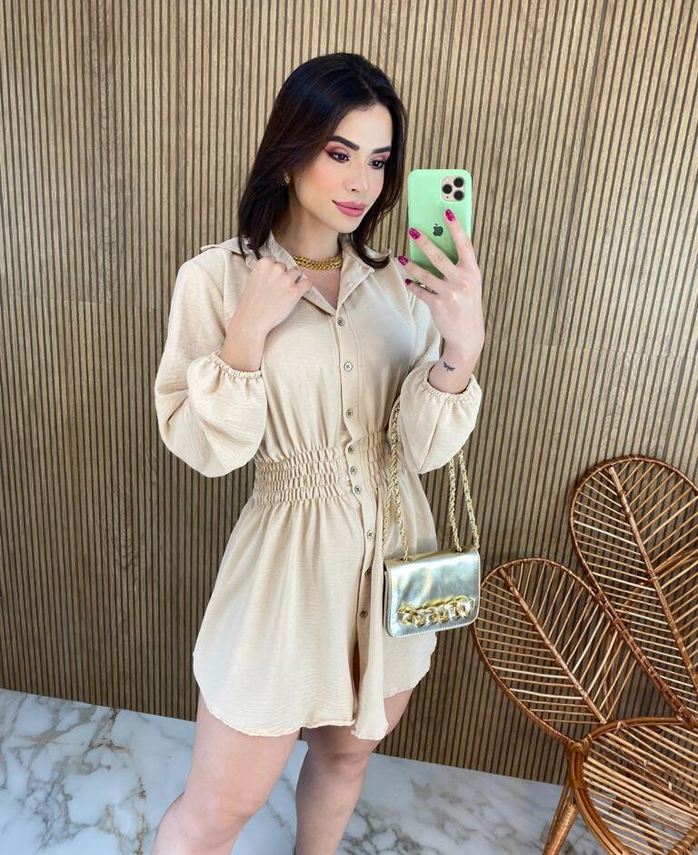 Vestido Curto Manga Longa com Botões e Lastex Bege - Fernanda Ramos Store