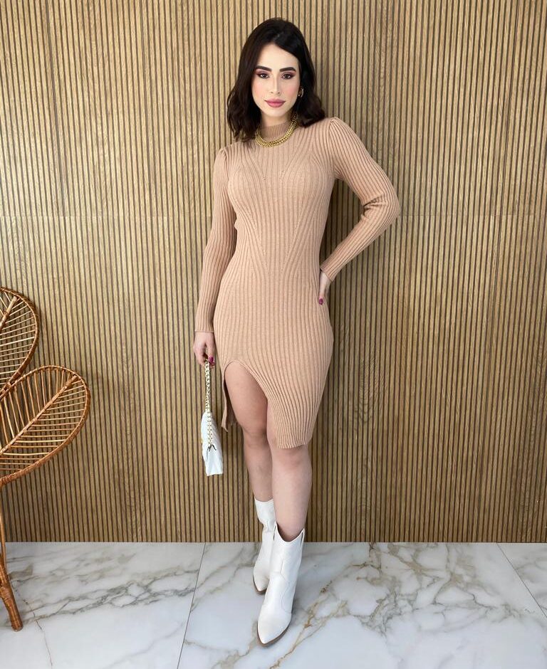 Vestido Curto Manga Longa Tricot com Fenda Lívia Bege - Fernanda Ramos Store