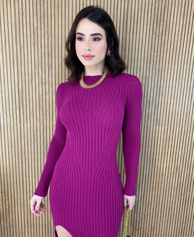Vestido Curto Manga Longa Tricot com Fenda Lívia Fúcsia - Fernanda Ramos Store