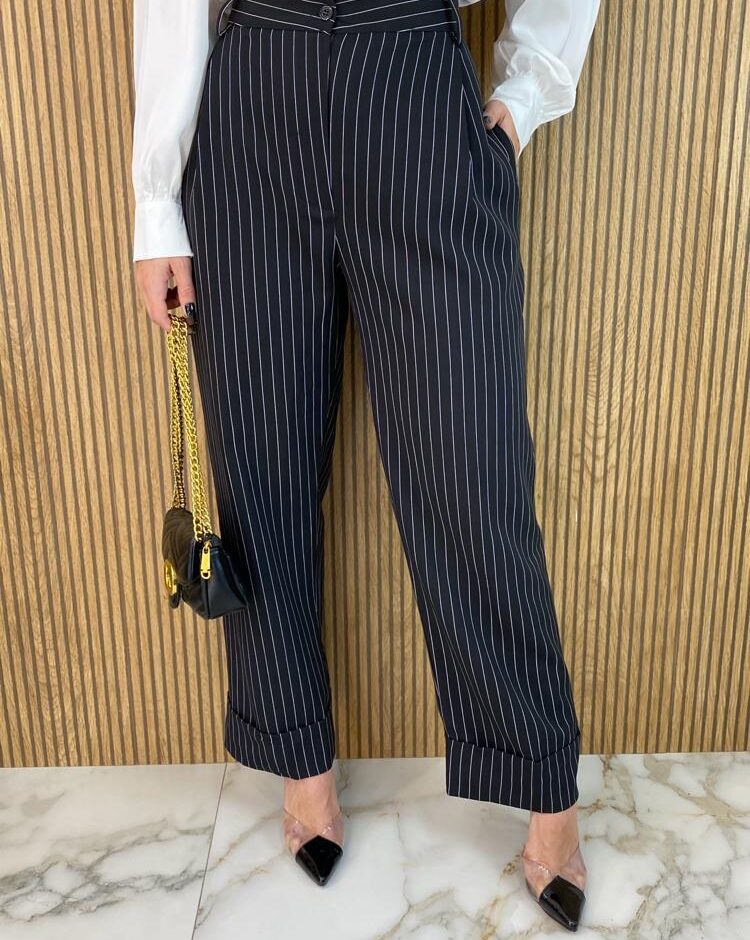 Calça Feminina Reta Risca de Giz Preta - Fernanda Ramos Store