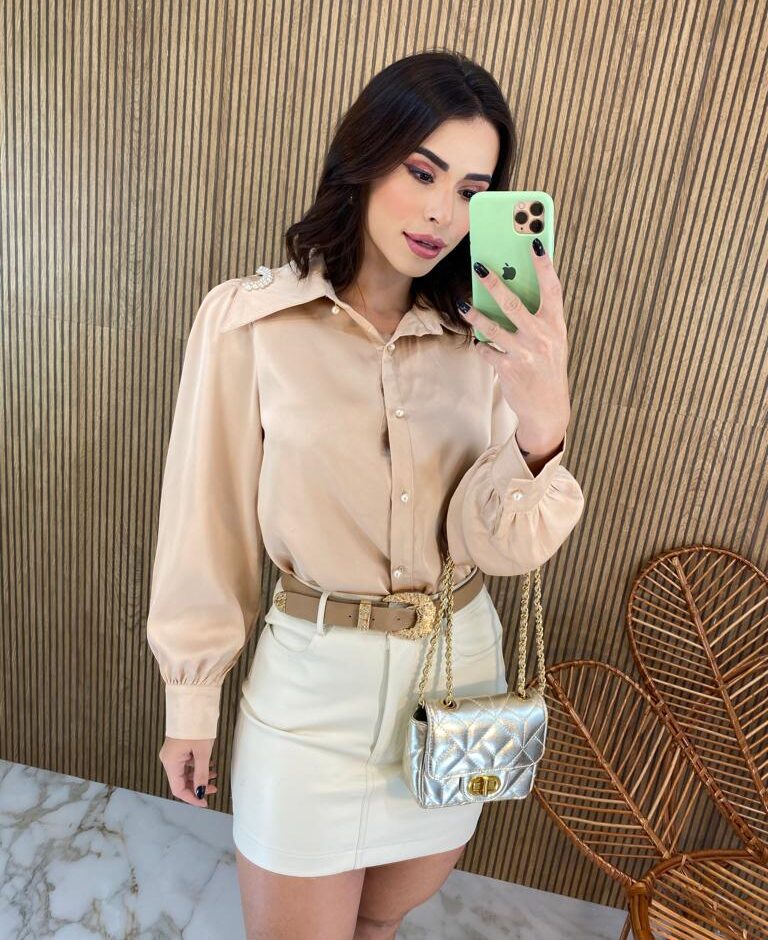 Camisa Feminina Manga Longa Detalhe em Pérolas Bege - Fernanda Ramos Store