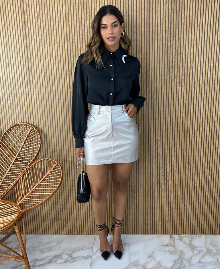 Camisa Feminina Manga Longa Detalhe em Pérolas Preta - Fernanda Ramos Store