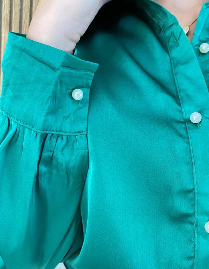 Camisa Feminina Manga Longa Detalhe em Pérolas Verde - Fernanda Ramos Store