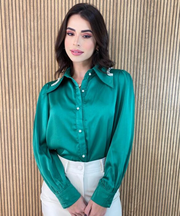 Camisa Feminina Manga Longa Detalhe em Pérolas Verde - Fernanda Ramos Store