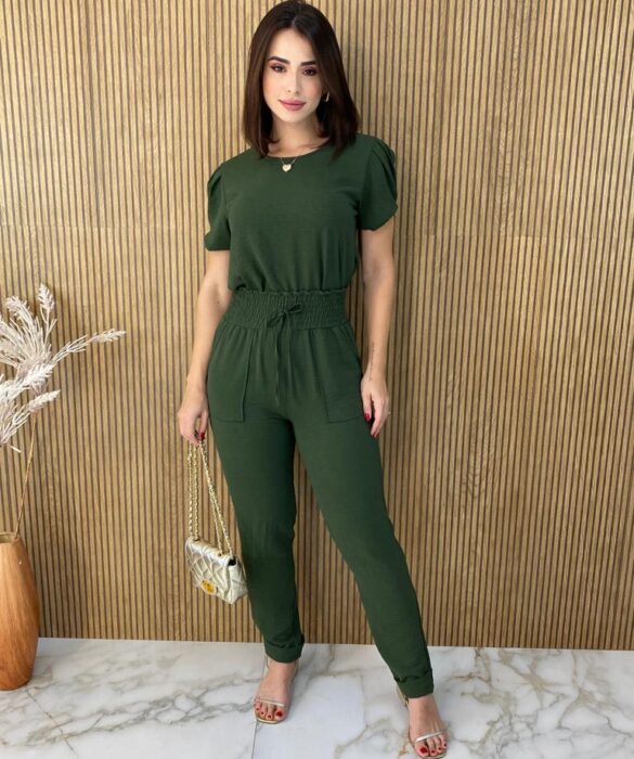 Conjunto Feminino Crepe Calça e Blusa Manga Curta Verde Militar - Fernanda Ramos Store