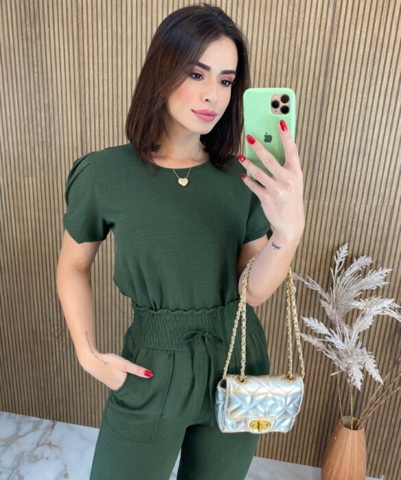 Conjunto Feminino Crepe Calça e Blusa Manga Curta Verde Militar - Fernanda Ramos Store