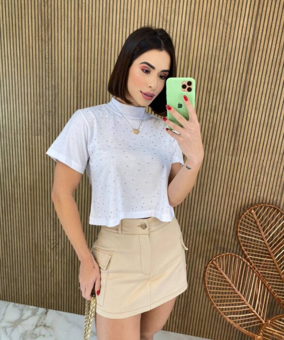 Cropped Feminino Manga Curta com Aplicações Branco - Fernanda Ramos Store