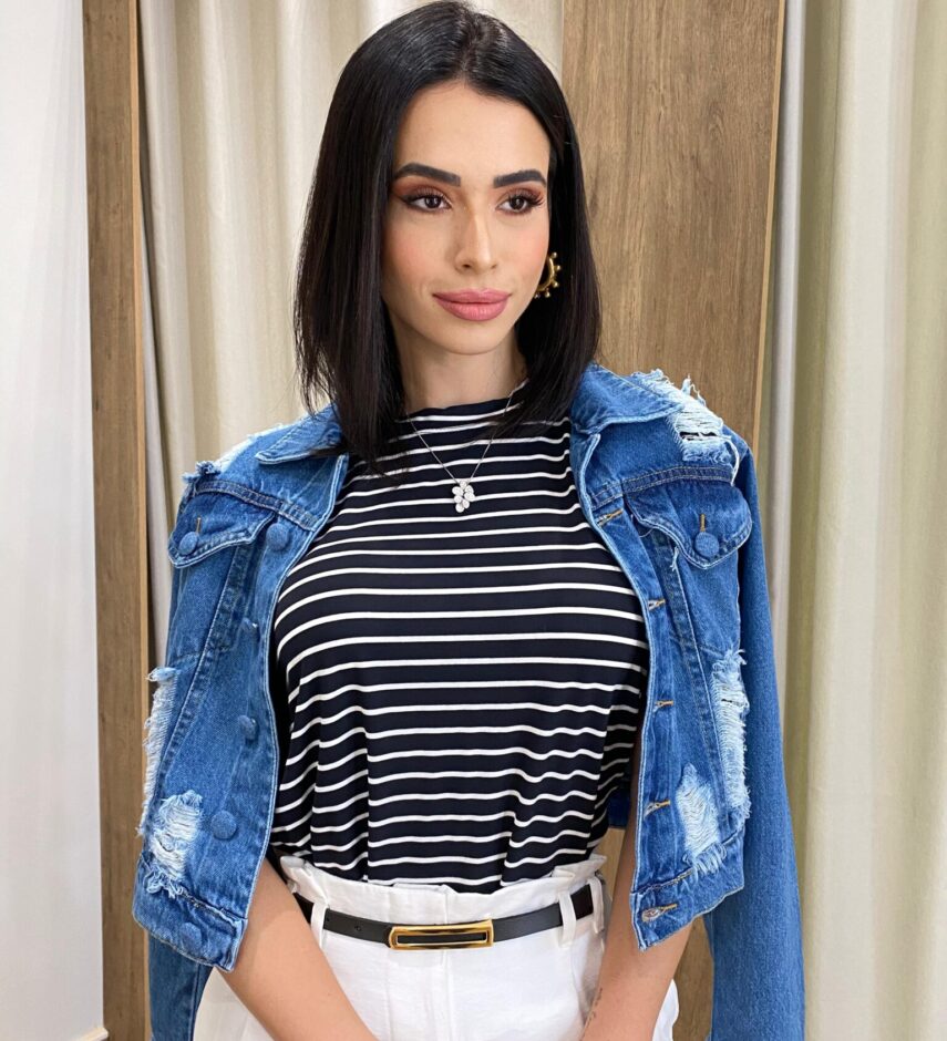 Jaqueta Feminina Jeans Destroyed Amanda - Fernanda Ramos Store