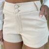 Short Feminino com 2 Botões Detalhe na Lateral Cru - Fernanda Ramos Store