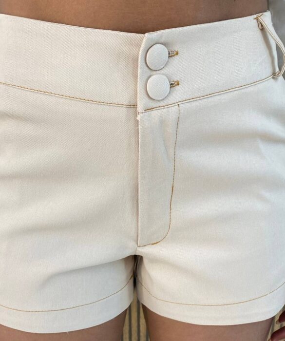 Short Feminino com 2 Botões Detalhe na Lateral Cru - Fernanda Ramos Store