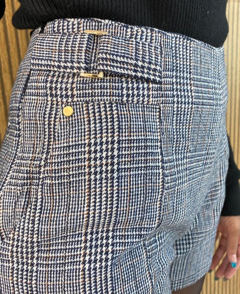 Short Feminino Xadrez Eloá com Bolsos e Detalhe - Fernanda Ramos Store