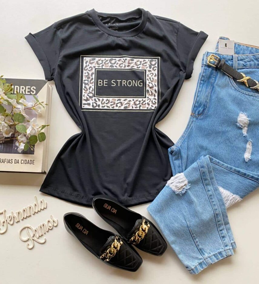 T-shirt Manga Curta Feminina Be Strong Preta - Fernanda Ramos Store